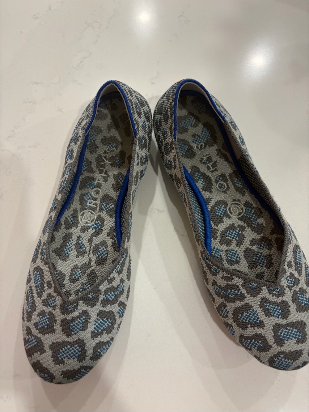 Women's Gray & Blue Leopard Rothy's size 8.5